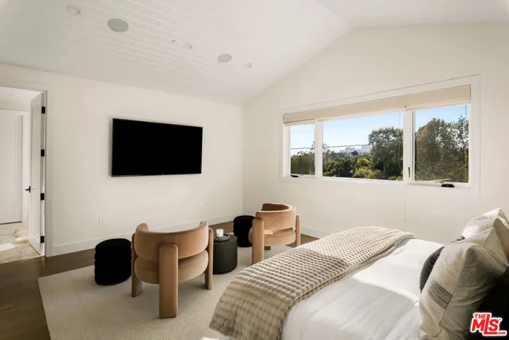 2053 Kerwood Avenue, Los Angeles, California 90025