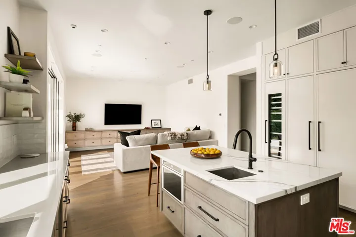 2053 Kerwood Avenue, Los Angeles, California 90025