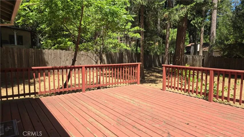 looking to left side of yard