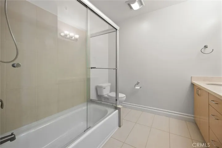 917 S New Hampshire 215, Los Angeles, California 90006
