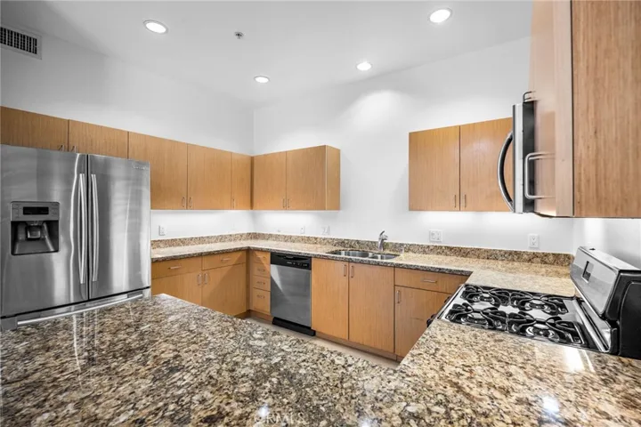 917 S New Hampshire 215, Los Angeles, California 90006