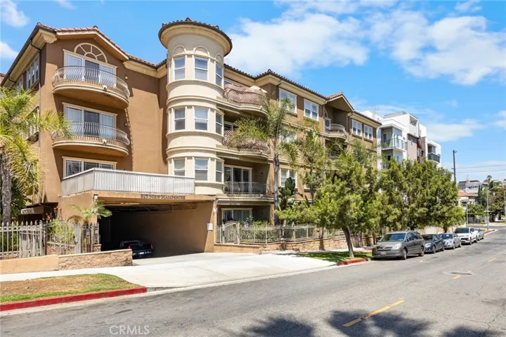 917 S New Hampshire 215, Los Angeles, California 90006