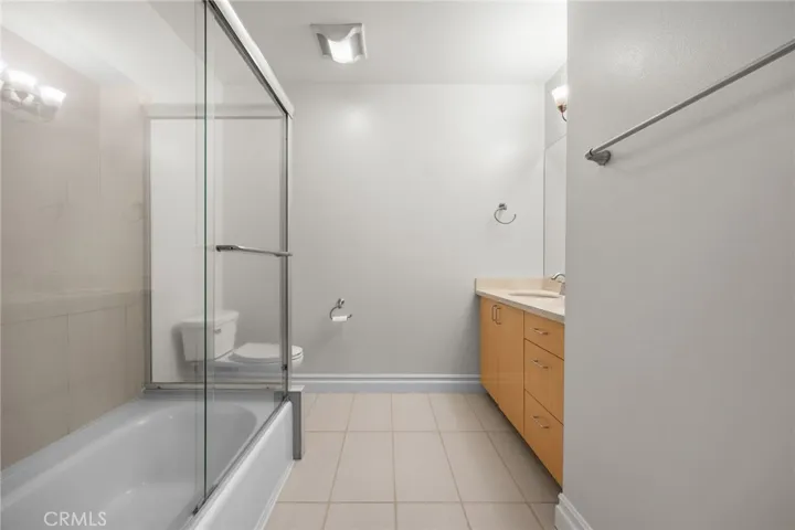 917 S New Hampshire 215, Los Angeles, California 90006