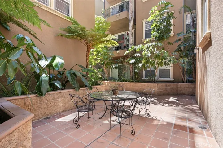 917 S New Hampshire 215, Los Angeles, California 90006