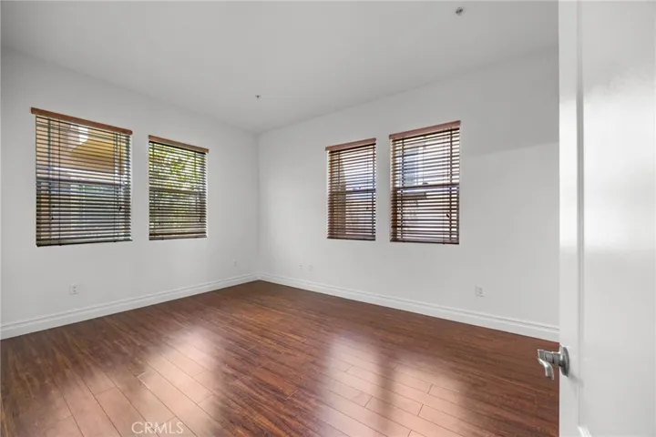 917 S New Hampshire 215, Los Angeles, California 90006