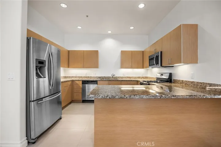 917 S New Hampshire 215, Los Angeles, California 90006