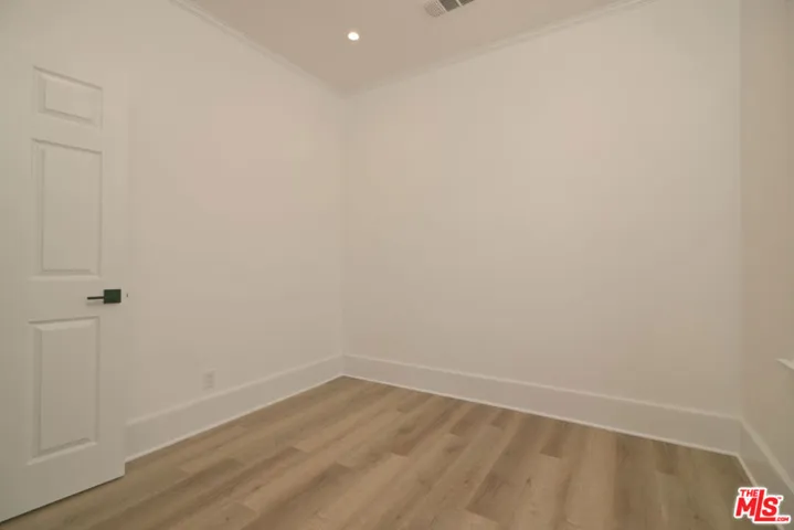 2510 S Bronson Avenue, Los Angeles, California 90018