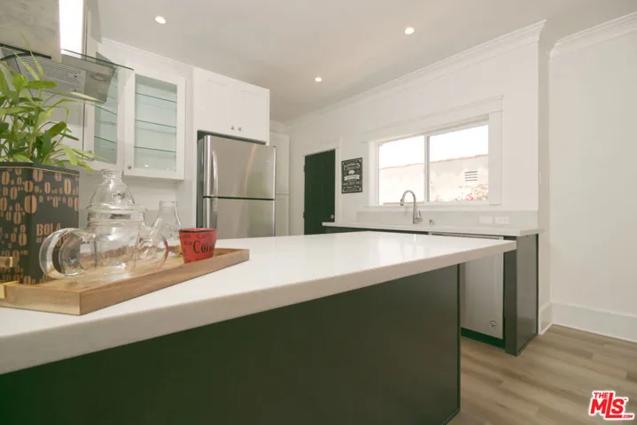2510 S Bronson Avenue, Los Angeles, California 90018