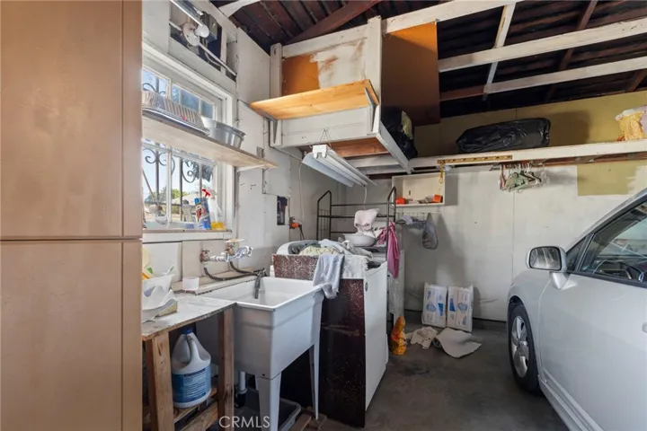 2725 Adriatic Avenue, Long Beach, California 90810