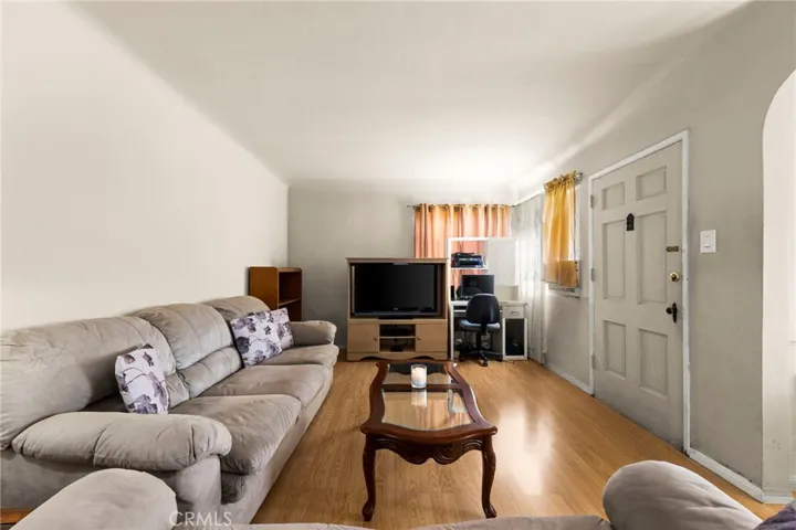2725 Adriatic Avenue, Long Beach, California 90810