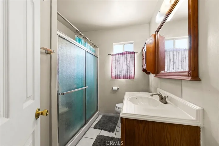 2725 Adriatic Avenue, Long Beach, California 90810