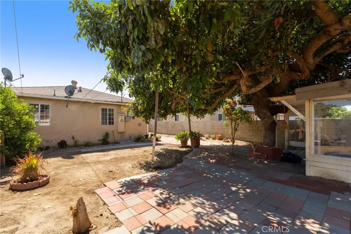 2725 Adriatic Avenue, Long Beach, California 90810