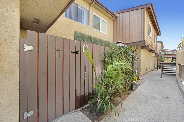 7301 Lennox Avenue D13, Van Nuys, California 91405