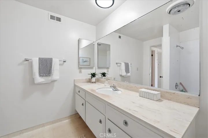 18216 Manhattan, Torrance, California 90504