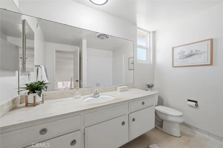 18216 Manhattan, Torrance, California 90504
