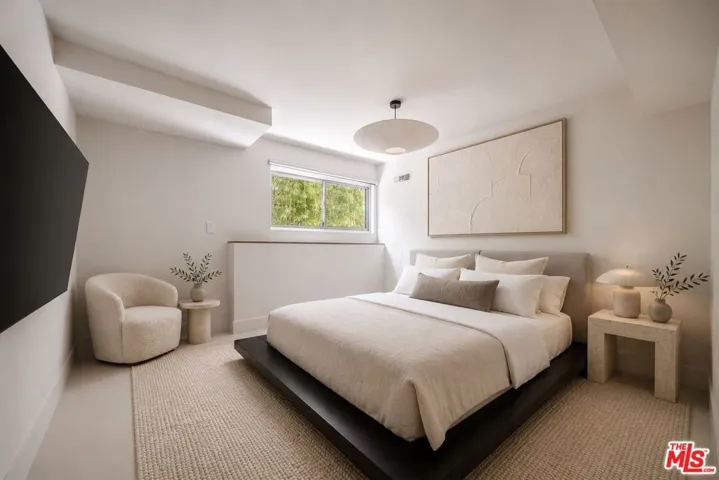 1716 Queens Court, Los Angeles, California 90069