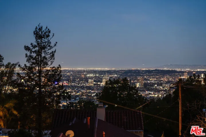 1716 Queens Court, Los Angeles, California 90069