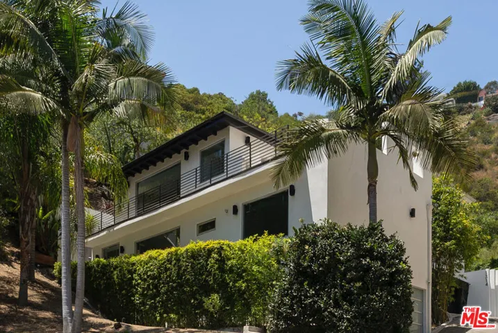 1716 Queens Court, Los Angeles, California 90069