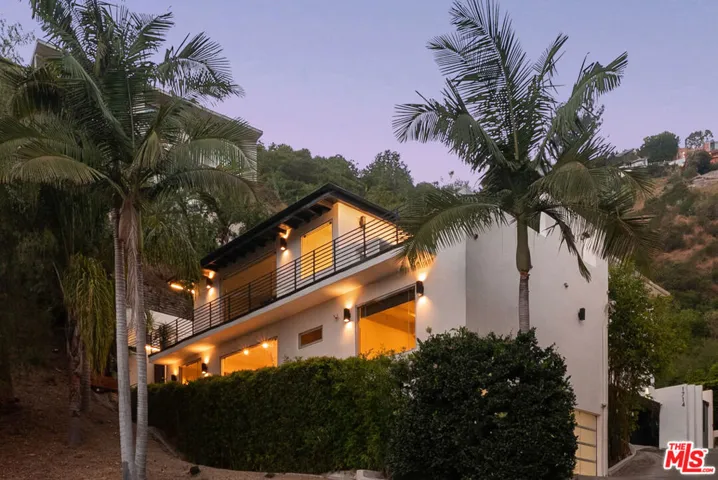 1716 Queens Court, Los Angeles, California 90069
