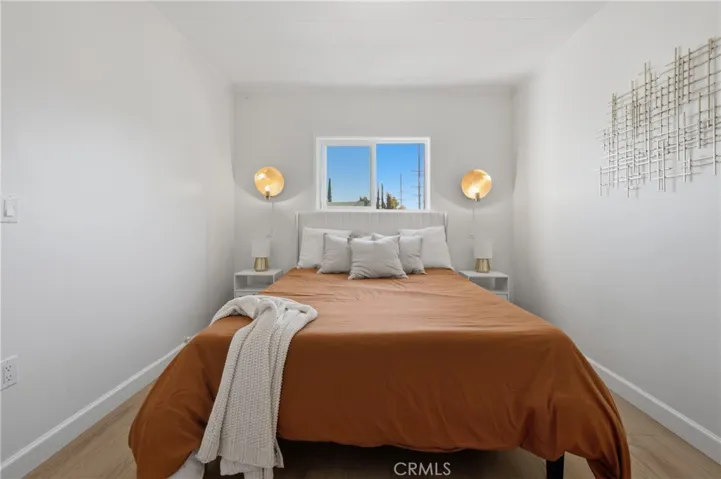1652 Loma Ave. Interior