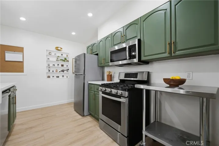 1652 Loma Ave. Interior