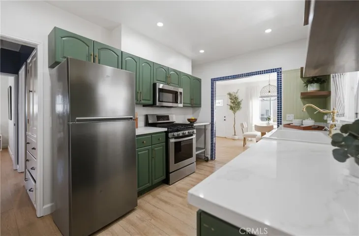 1652 Loma Ave. Interior