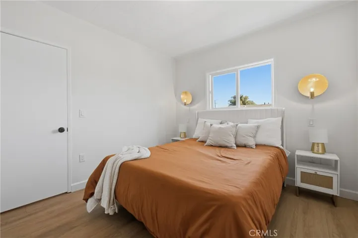 1652 Loma Ave. Interior