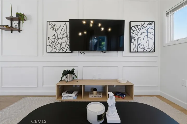 1652 Loma Ave. Interior