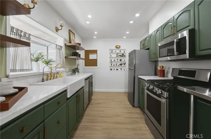 1652 Loma Ave. Interior