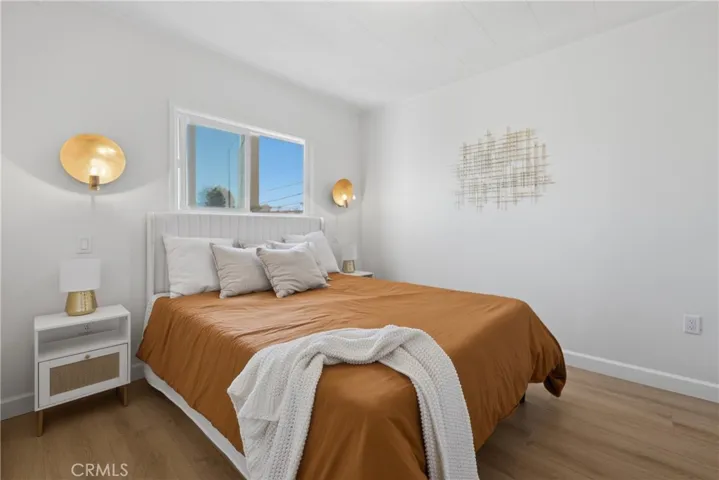 1652 Loma Ave. Interior
