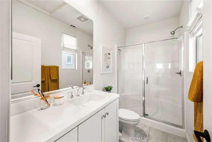 Upstairs 3/4 bath