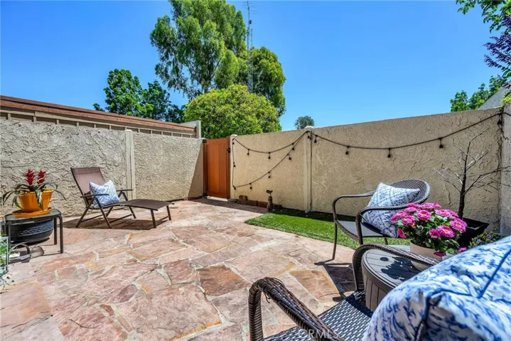 21555 Burbank Boulevard 47, Woodland Hills, California 91367