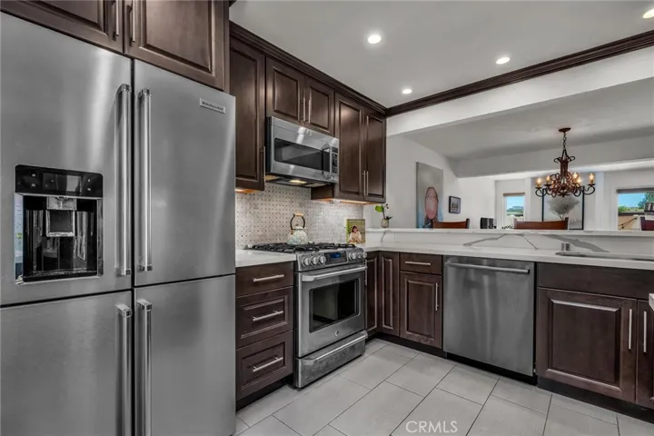 21555 Burbank Boulevard 47, Woodland Hills, California 91367