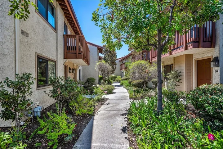 21555 Burbank Boulevard 47, Woodland Hills, California 91367