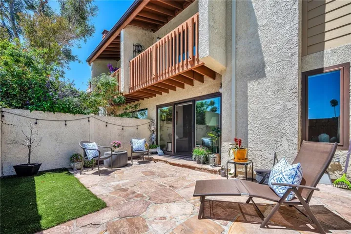 21555 Burbank Boulevard 47, Woodland Hills, California 91367
