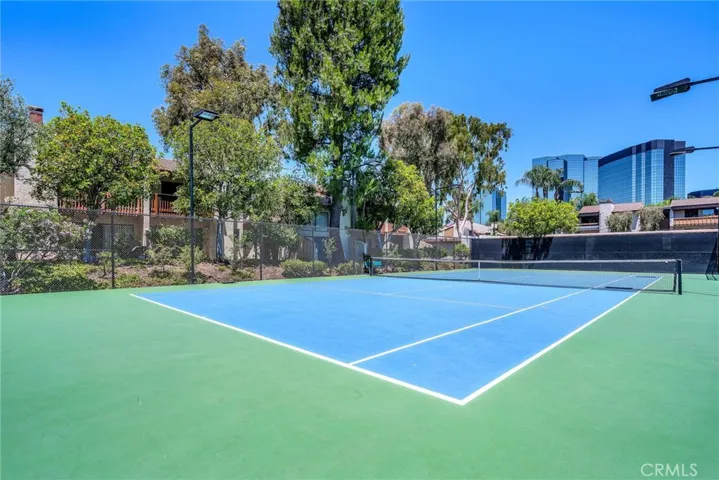 21555 Burbank Boulevard 47, Woodland Hills, California 91367