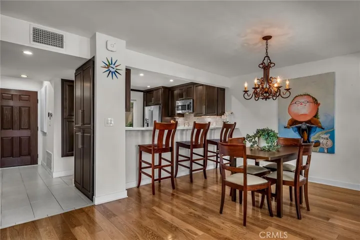 21555 Burbank Boulevard 47, Woodland Hills, California 91367