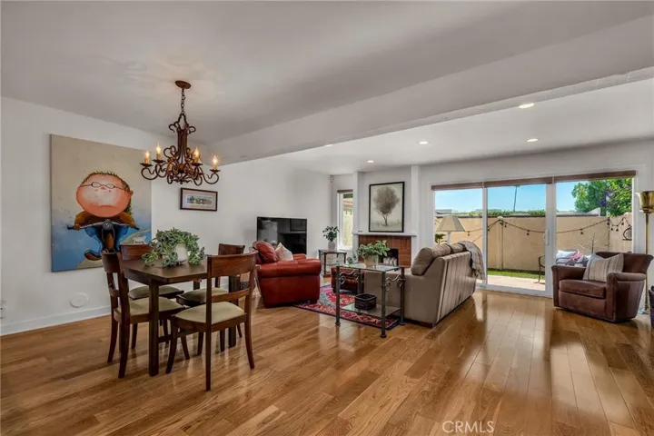 21555 Burbank Boulevard 47, Woodland Hills, California 91367