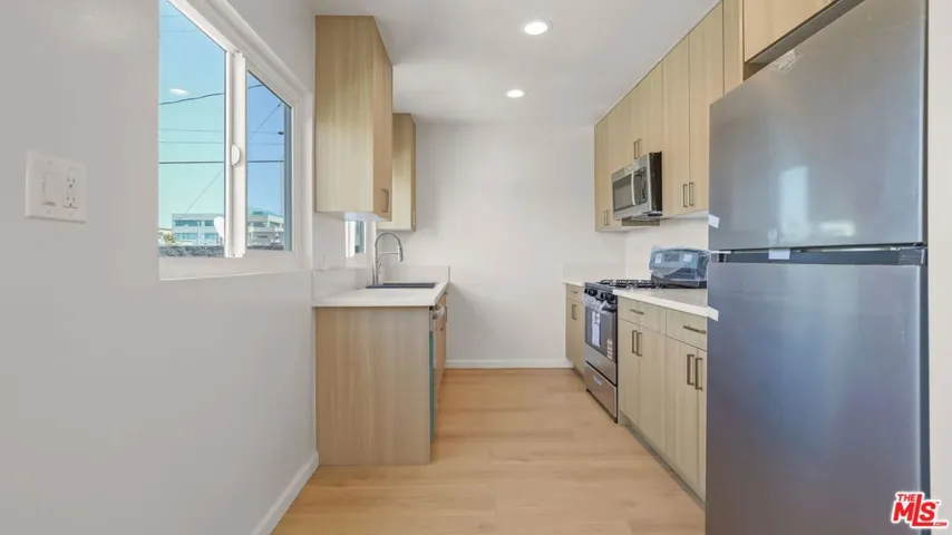 1413 18th Street D, Santa Monica, California 90404