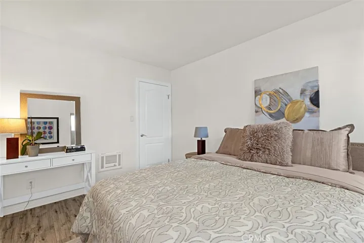 1345 Cabrillo Park F05, Santa Ana, California 92701