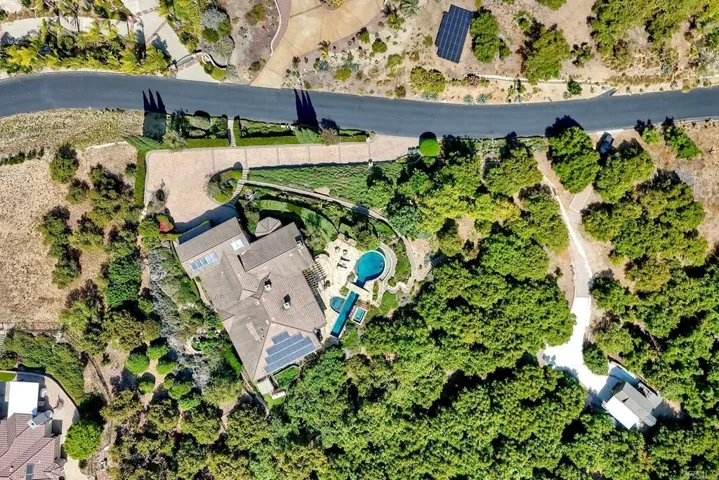 2484 Dos Lomas, Fallbrook, California 92028