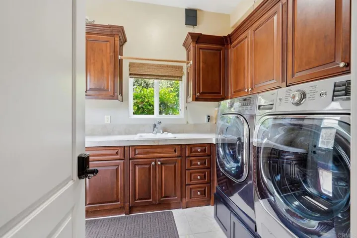 2484 Dos Lomas, Fallbrook, California 92028