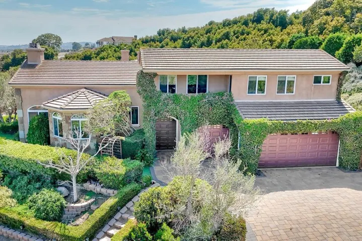 2484 Dos Lomas, Fallbrook, California 92028