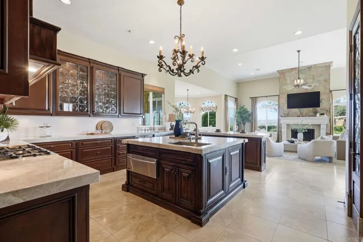 2484 Dos Lomas, Fallbrook, California 92028