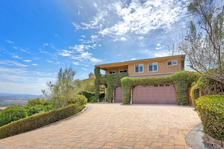 2484 Dos Lomas, Fallbrook, California 92028