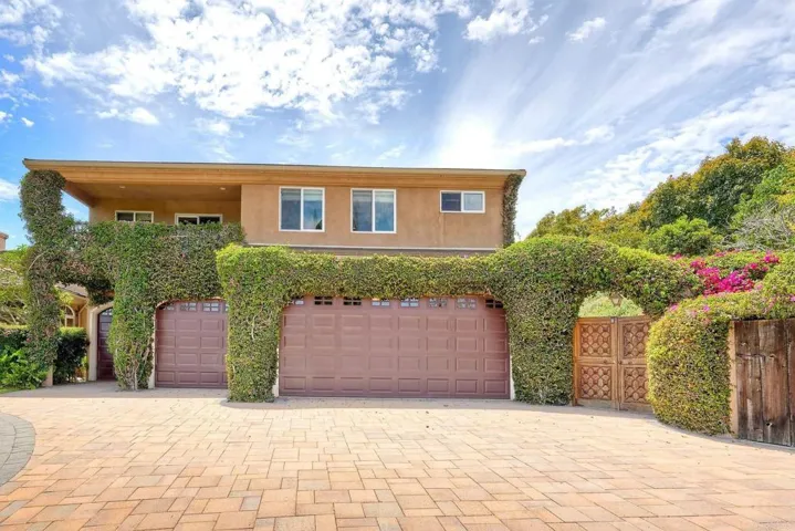 2484 Dos Lomas, Fallbrook, California 92028