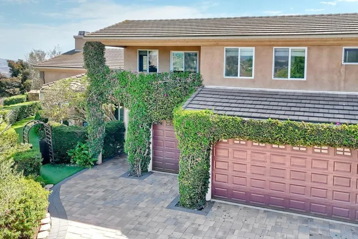 2484 Dos Lomas, Fallbrook, California 92028
