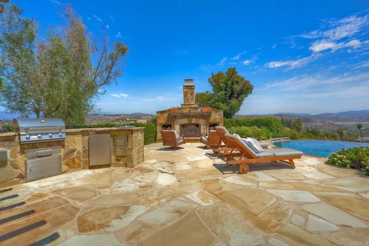 2484 Dos Lomas, Fallbrook, California 92028