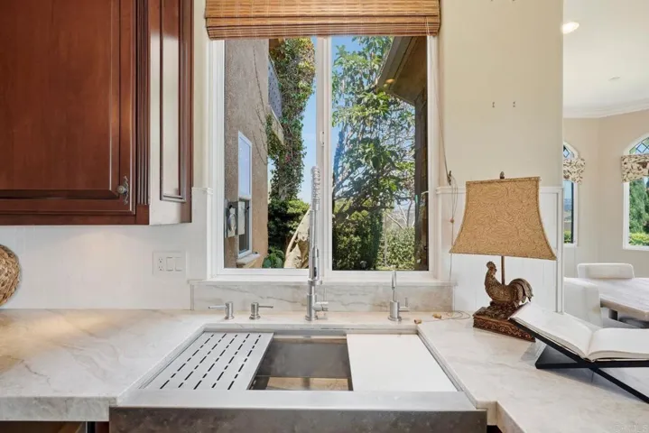2484 Dos Lomas, Fallbrook, California 92028