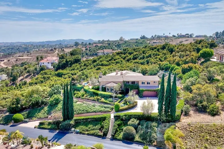 2484 Dos Lomas, Fallbrook, California 92028